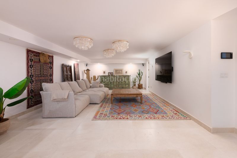 Foto d51c3443-afa1-442f-9129-03eb49a1ac8f. Casa amb calefacció aparcament piscina a Puerto Banús Marbella