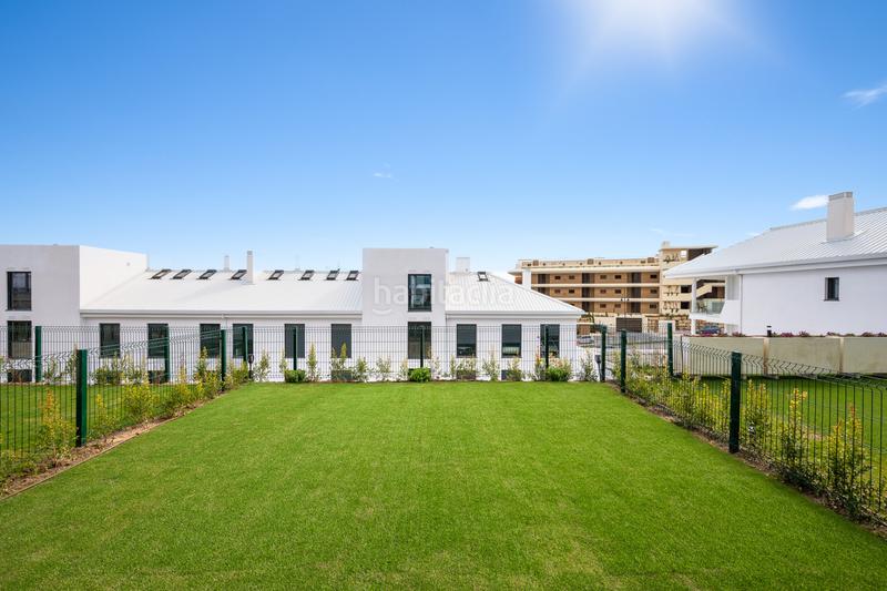 Foto c6ceacc1-4840-43c7-a432-d2c61f418799. Piano terra con parcheggio piscina in Puerto Deportivo Fuengirola