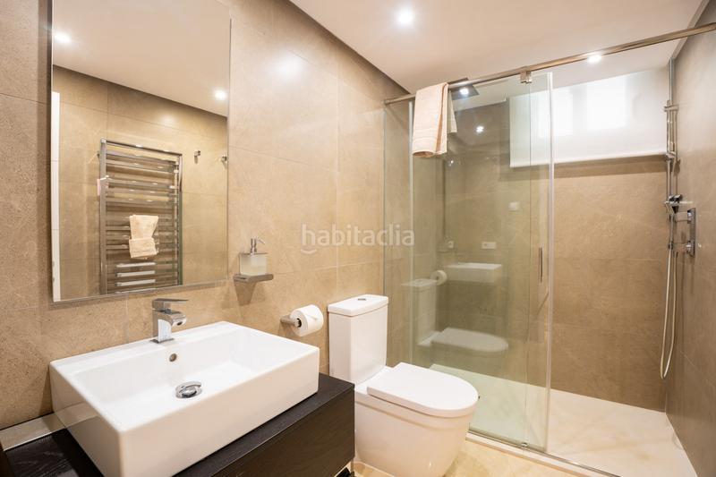 Foto 01ee426a-537c-46ad-9821-5c4ce8df1a9f. Casa con riscaldamento parcheggio piscina in Nueva Andalucía centro Marbella