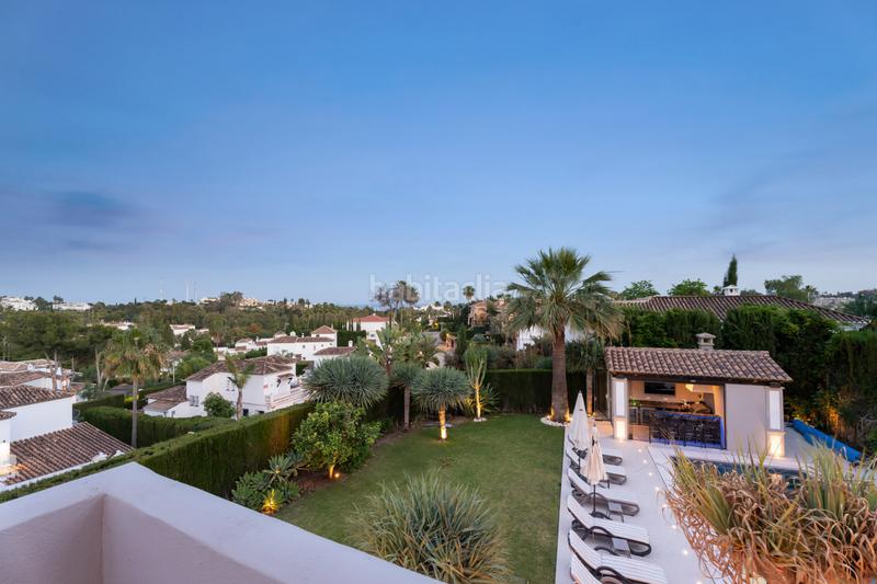 Foto 121356ef-edb4-4b16-be45-d1132511aaef. Casa con riscaldamento parcheggio piscina in Nueva Andalucía centro Marbella