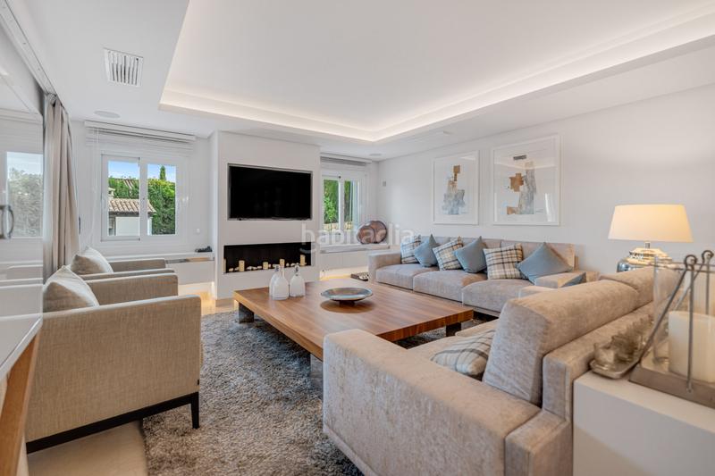 Foto 15d54f1b-99ab-4fd4-865d-3afbadbe3243. Casa con riscaldamento parcheggio piscina in Nueva Andalucía centro Marbella