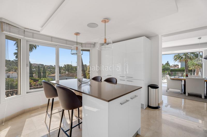 Foto 47d6bb5e-08f4-47d7-9d73-222feb212169. Casa con riscaldamento parcheggio piscina in Nueva Andalucía centro Marbella