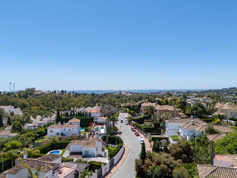 Foto 64cad95b-27d0-4a1f-8512-946c79ea581d. Casa con riscaldamento parcheggio piscina in Nueva Andalucía centro Marbella