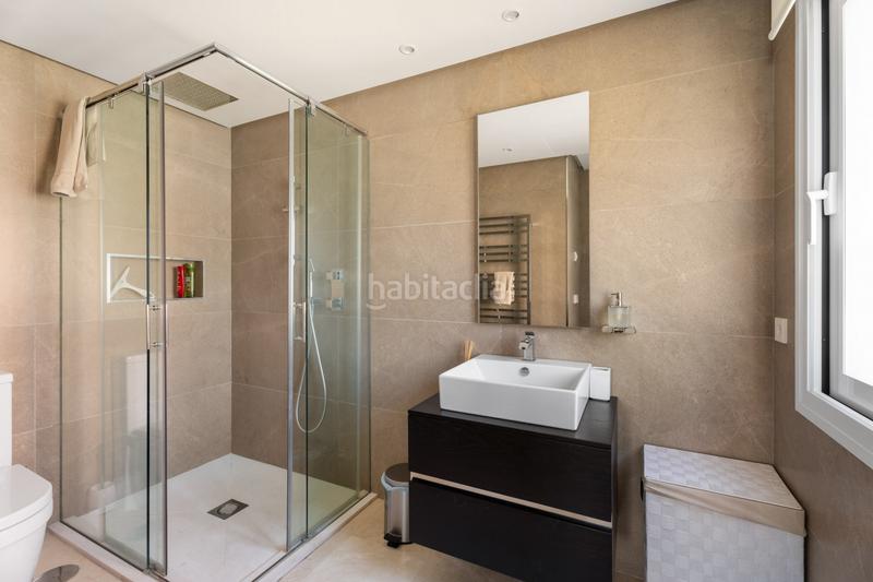 Foto 7152944b-4ac8-4955-8702-0cbfa2634bbf. Casa con riscaldamento parcheggio piscina in Nueva Andalucía centro Marbella