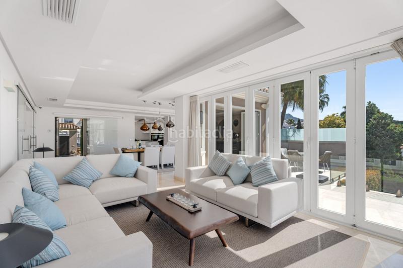 Foto ad55e936-c00d-4ece-9b40-70b6a992241e. Casa con riscaldamento parcheggio piscina in Nueva Andalucía centro Marbella