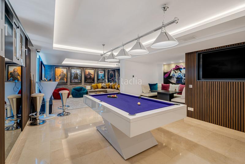 Foto d85cf2c8-0569-4cce-b94b-2f454317d1f4. Casa con riscaldamento parcheggio piscina in Nueva Andalucía centro Marbella