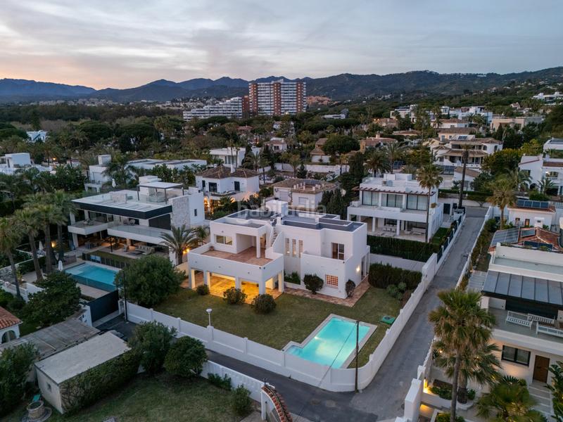 Foto 95cc01a6-2282-443e-b5e9-7b95beaee451. Casa con parcheggio piscina in Marbesa Marbella