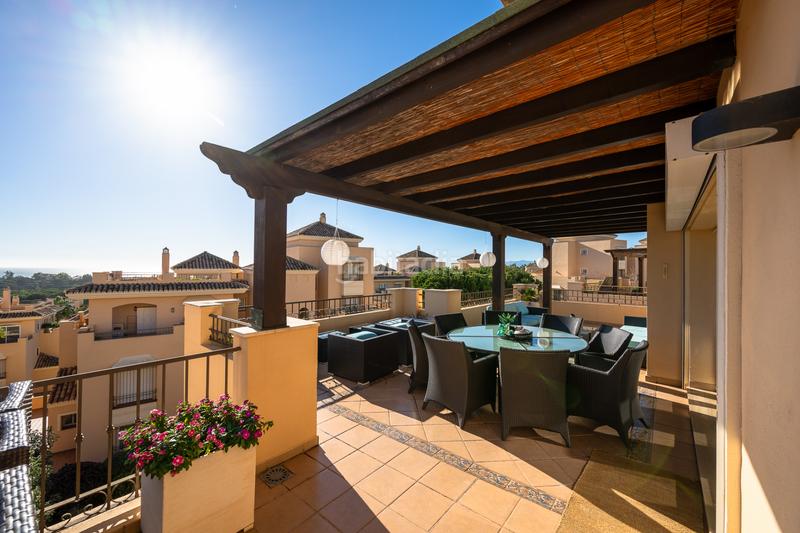 Foto 012ab2d5-abea-4d22-9fb4-e7e74cbafe69. Attique avec parking piscine dans Santa María Marbella