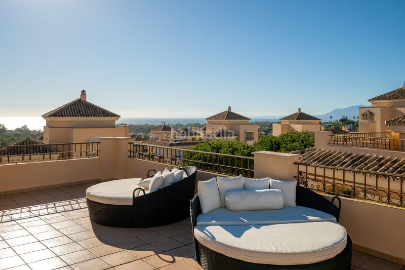 Foto 1a00e6fe-97cf-41f6-a07e-13ab36c8fdb8. Attique avec parking piscine dans Santa María Marbella