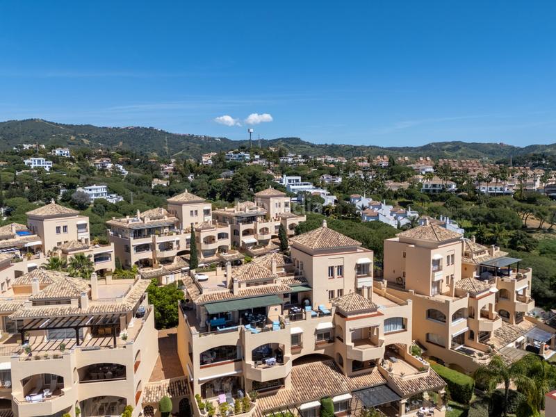 Foto 5b8d5707-42d1-47a2-b537-5c677c9ece17. Attique avec parking piscine dans Santa María Marbella