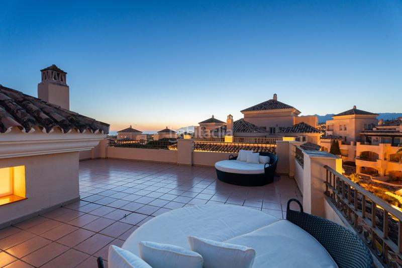 Foto bcb85891-bea0-4c0e-bcb8-3cb91af8b989. Attique avec parking piscine dans Santa María Marbella