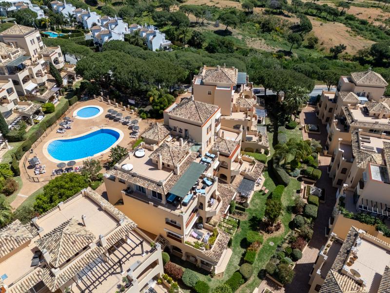 Foto c630a017-2a6c-44e3-8e83-712cef2854b0. Attique avec parking piscine dans Santa María Marbella