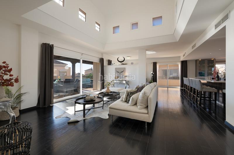 Foto e2dd0c89-bccd-4830-afda-040abef1aaa8. Attique avec parking piscine dans Santa María Marbella