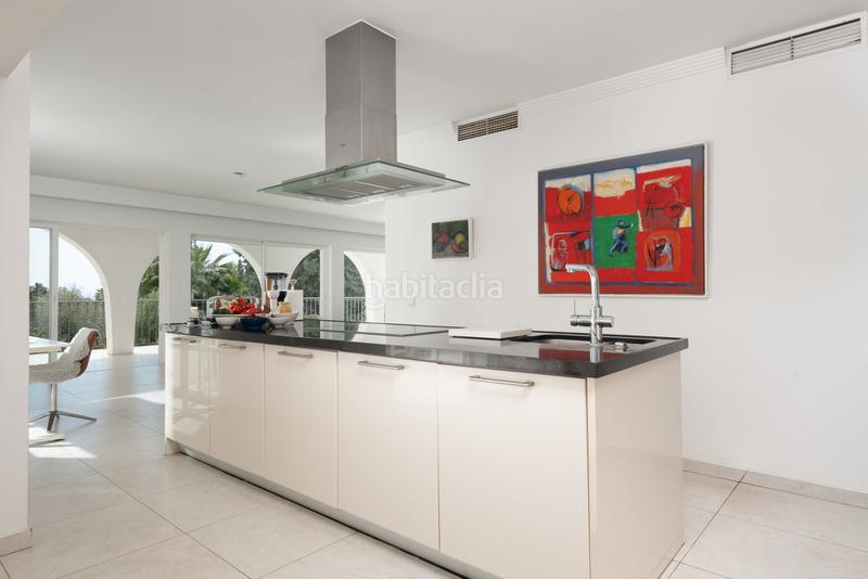 Foto a56cede0-a1f7-44a8-8c73-194c6454cd3b. Casa con piscina in La Carolina - Guadalpín Marbella