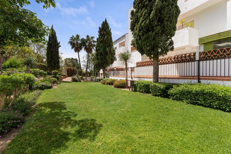 Foto 52b01377-aa8e-4a10-a810-68209d06905a. Piccolo appartamento con parcheggio piscina in Zona Centro Comercial Torrequebrada Benalmádena