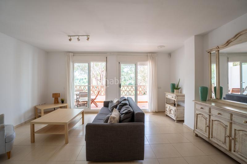 Foto c945d8c7-aa49-4467-aab1-2cb780fcbf2e. Piccolo appartamento con parcheggio piscina in Zona Centro Comercial Torrequebrada Benalmádena