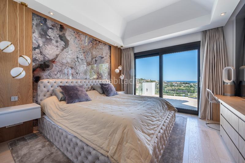 Foto f1b65259-a173-435b-bd52-604097304ff3. Casa villa de lujo en primera línea de golf en Los Flamingos, con vistas panorámicas. en Benahavís