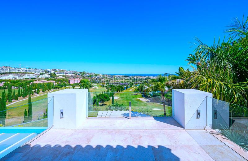 Foto f7853c34-658f-4a2c-9272-17532afcfc16. Casa villa de lujo en primera línea de golf en Los Flamingos, con vistas panorámicas. en Benahavís