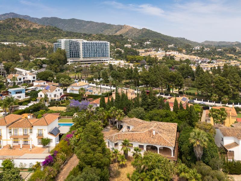 Foto 168008e7-16d3-4350-8c3e-57b2b2296798. Casa amb aparcament piscina a Valdeolletas - Las Cancelas - Xarblanca Marbella