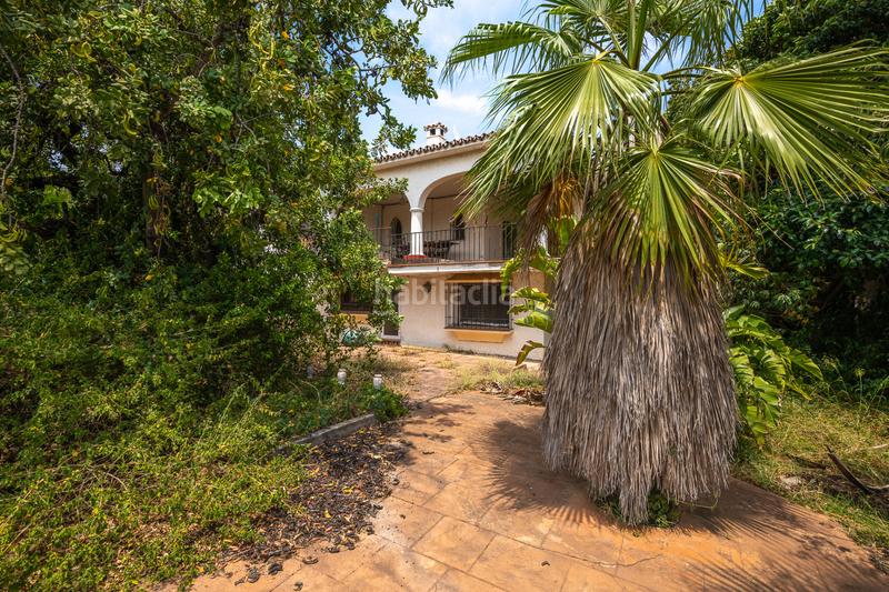 Foto b35cf07a-8b00-4c23-bc44-eb30f93ec957. Casa amb aparcament piscina a Valdeolletas - Las Cancelas - Xarblanca Marbella