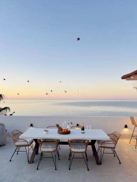 Foto 6a73f479-b26c-4ddf-8d00-ea608e420fe9. Ático 7 exclusivos áticos en primera línea de playa viva en su máxima expresión impresionantes áticos con vistas panorámicas en Estepona