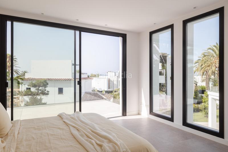 Foto fd16b8a8-1f68-4c92-b743-a3d018315004. Casa amb piscina a Marbesa Marbella