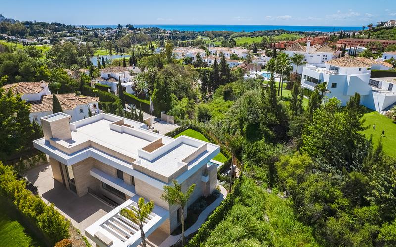 Foto f86569fb-223e-4987-ba8e-606dd7bd1351. Casa exclusiva villa de lujo con vistas panorámicas en el paraíso, en Estepona