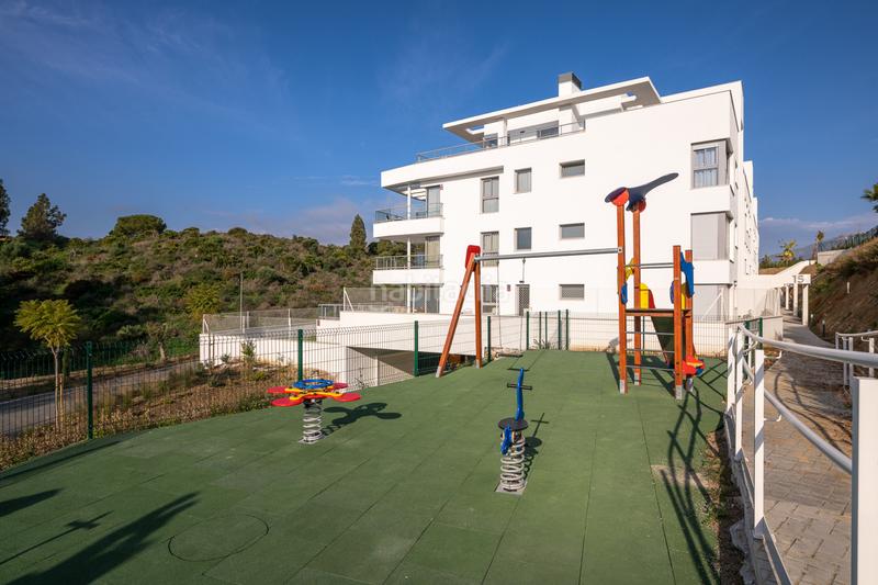 Foto 0e6023d4-7770-4e6f-8d41-181b4ab31ad3. Apartament amb aparcament piscina a El Faro de Calaburra - Chaparral Mijas