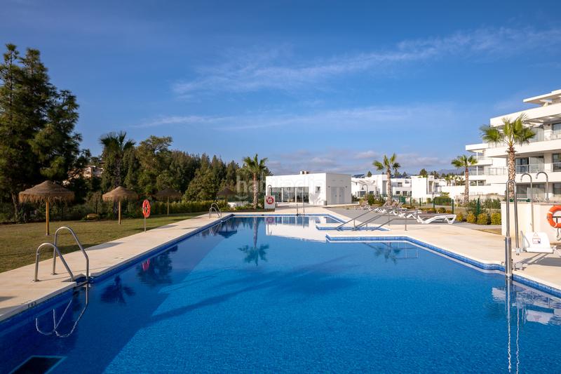 Foto 2d99d6c5-5052-4947-984b-6fb4ca814b05. Apartament amb aparcament piscina a El Faro de Calaburra - Chaparral Mijas
