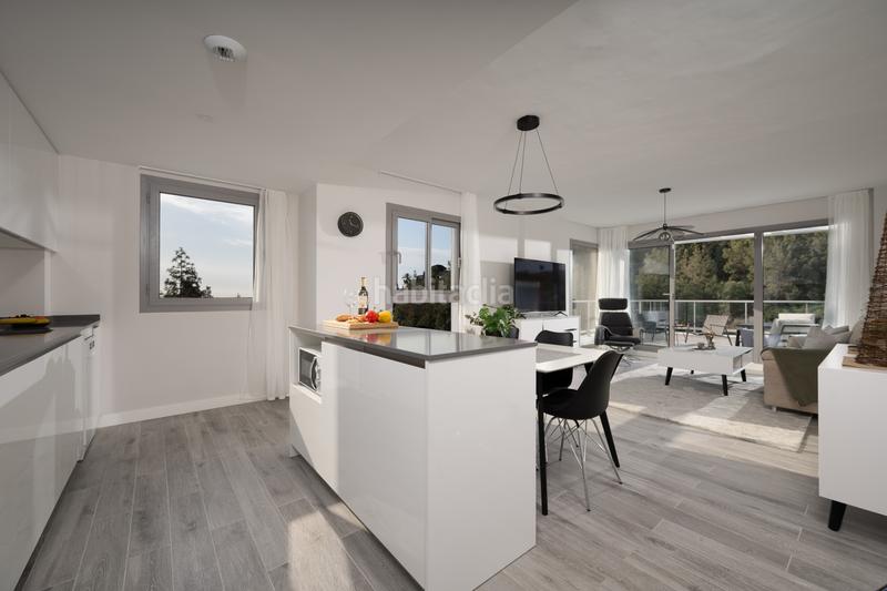 Foto c94e89c7-02f5-46fa-9c3b-922a80a43fdb. Apartament amb aparcament piscina a El Faro de Calaburra - Chaparral Mijas