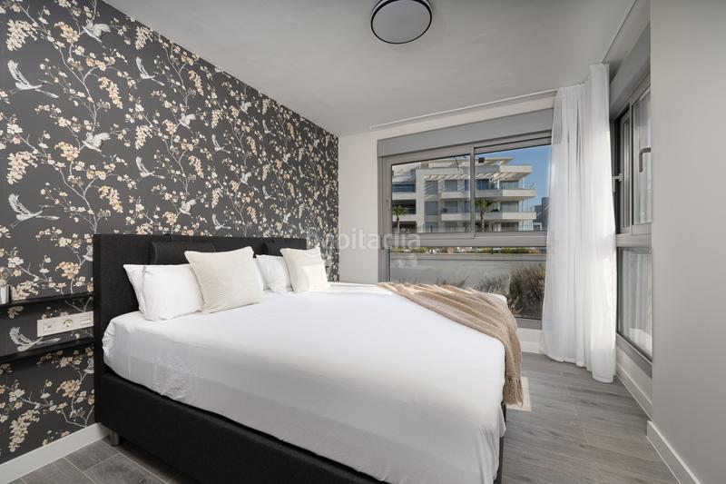 Foto fe79c3b1-db47-4bb1-9c23-3a82c2f9ebee. Apartament amb aparcament piscina a El Faro de Calaburra - Chaparral Mijas