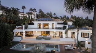 Maison à Nagüeles Alto. Hermosa y luminosa villa con orientación sur de estilo mmediterr