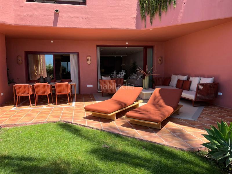 Foto 89c80528-151f-48b9-89d2-45001ff13dd4. Planta baixa amb aparcament piscina a Guadalmansa Estepona