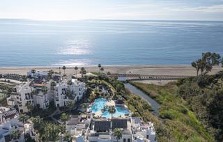 Apartament a El Velerín. Primera linea playa  apartamento  estepona
