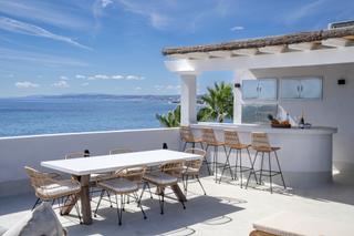Àtic a Zona de Punta Plata. 7 exclusivos áticos en primera línea de playa  viva estepona en
