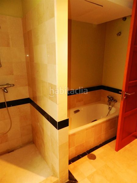 Foto 2ab5c822-3343-46ad-b319-ea61df125cdb. Casa amb aparcament piscina a Sotogrande alto Sotogrande