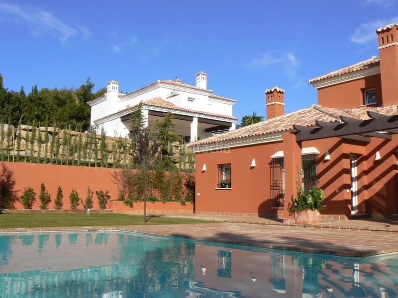 Foto 694246d7-3c5f-4f70-82f8-529f94ba0797. Casa amb aparcament piscina a Sotogrande alto Sotogrande