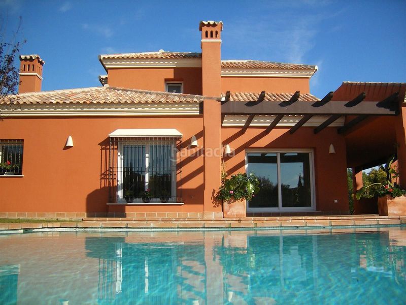 Foto ae226dd1-572a-4f35-a523-6c8f755e5124. Casa amb aparcament piscina a Sotogrande alto Sotogrande