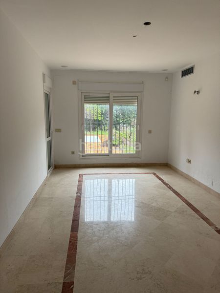Foto c52abd61-9fd1-493a-8c92-c31ccd863b45. Casa amb aparcament piscina a Sotogrande alto Sotogrande