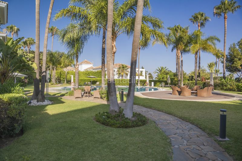 Foto 8ee63734-c413-4ed4-820f-02950fe1443c. Planta baixa amb aparcament piscina a Sierra Blanca Marbella