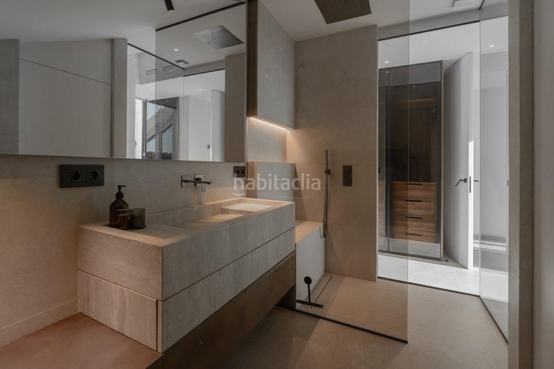 Foto e079cc71-3aeb-42c3-a877-6cef4cd0a265. Attico con parcheggio piscina in Nueva Andalucía centro Marbella