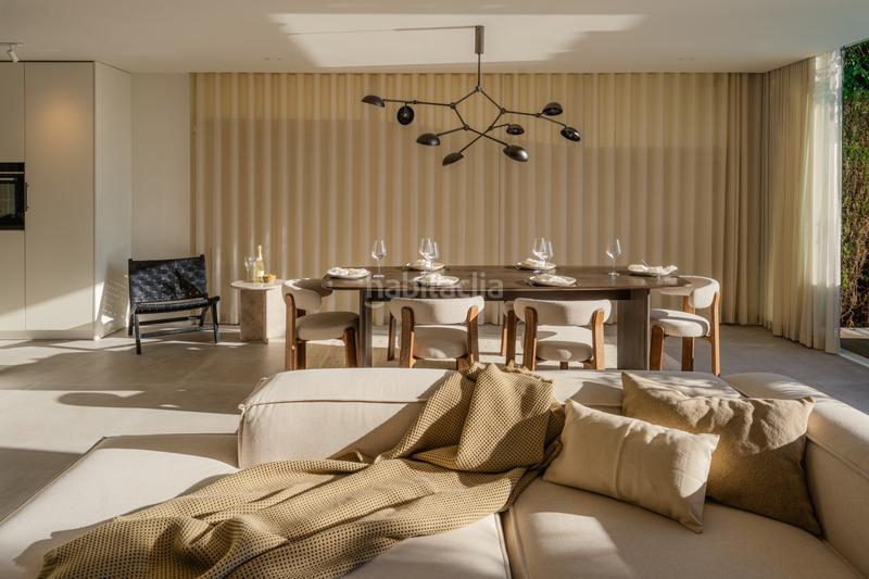 Foto bc7f57c7-4d6e-4c49-9d7c-8a1e8f564b0f. Piano terra con parcheggio piscina in Nueva Andalucía centro Marbella