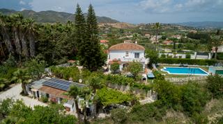 House in Capellanía - Retamar. Exclusiva villa de 6 dormitorios con piscina privada y vistas pa
