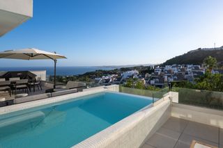 Casa a Rancho Domingo - La Hacienda. Exclusivo chalet pareado de 4 dormitorios con piscina privada en