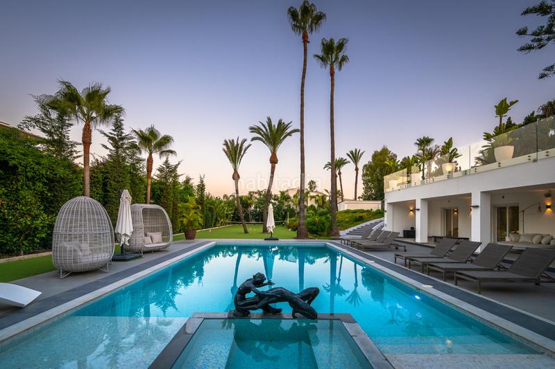 Foto a075aff2-aebc-4f56-b3e2-27511fdec7dc. Casa excepcional finca tipo villa en atalaya, este en Estepona