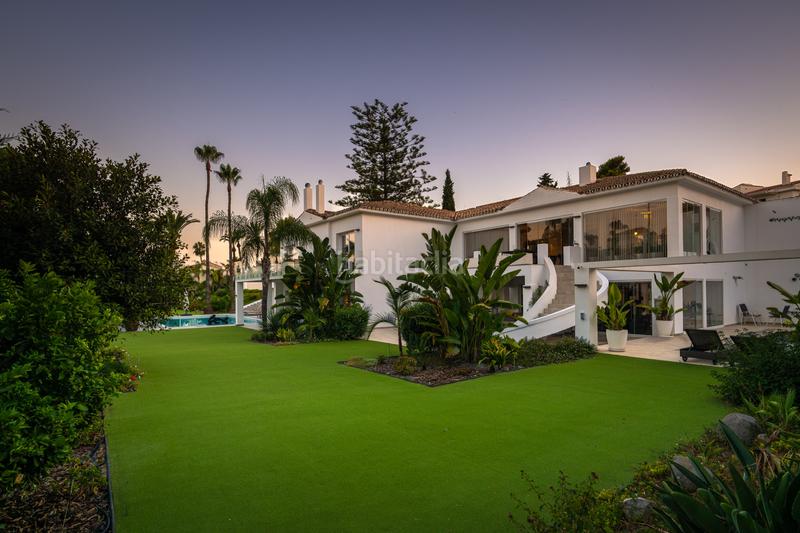 Foto dea55c12-b79e-4e40-89d4-f93572a71039. Casa excepcional finca tipo villa en atalaya, este en Estepona