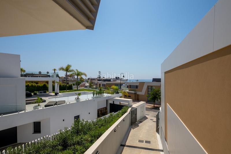 Foto ff1ed771-b688-4477-8b02-cbedcd0d5f3c. Casa adossada amb calefacció aparcament a El Faro de Calaburra - Chaparral Mijas