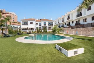 Reihenhaus in Riviera del Sol. Fantástica casa adosada de 3 dormitorios en riviera del sol