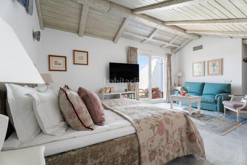 Foto 38d94f04-4fb6-402a-b1c8-3063eb61546a. Attico con parcheggio piscina in Nueva Andalucía centro Marbella