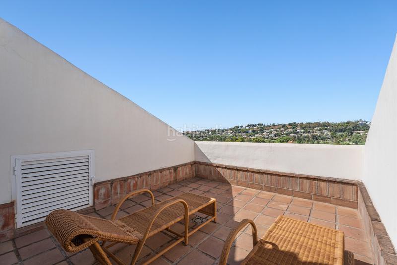 Foto 4bdb0f86-c95f-45b8-be44-7809dde78467. Attico con parcheggio piscina in Nueva Andalucía centro Marbella